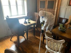 deep cleaning floors